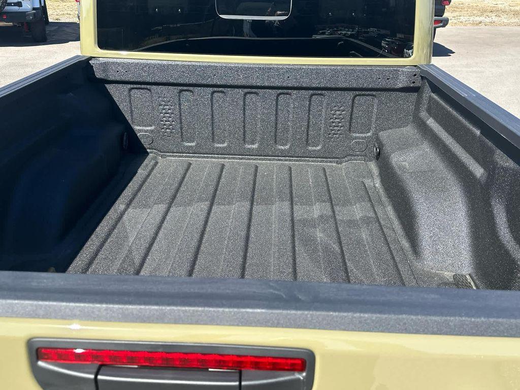 new 2025 Jeep Gladiator car, priced at $43,560