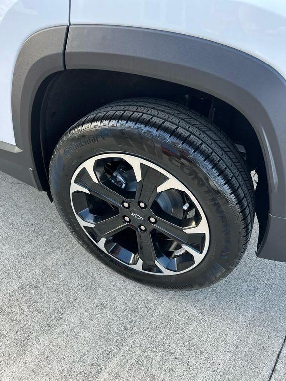 new 2026 Chevrolet Equinox car, priced at $33,830