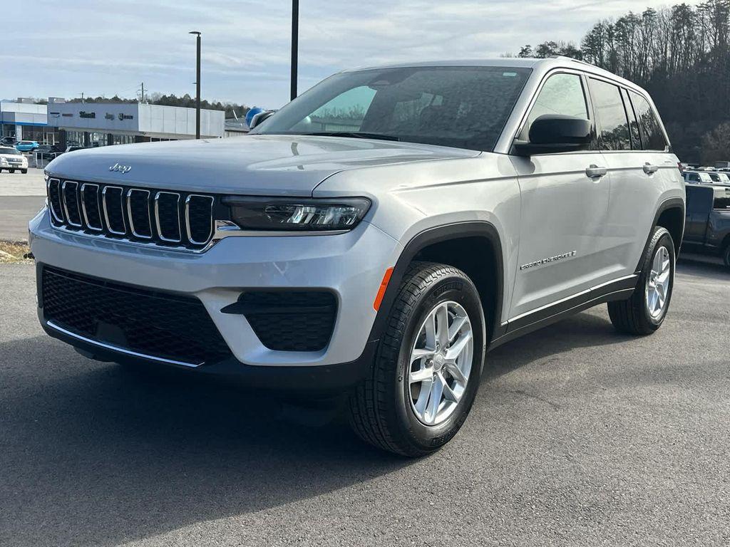 new 2025 Jeep Grand Cherokee car, priced at $41,995