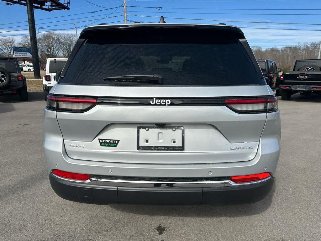 new 2025 Jeep Grand Cherokee car, priced at $41,995