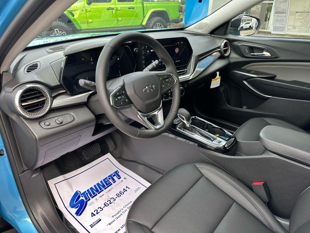 new 2025 Chevrolet Trax car, priced at $28,440