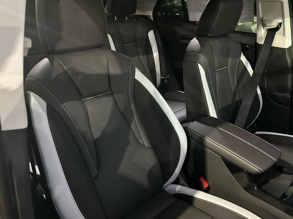 new 2025 Buick Envision car, priced at $41,990