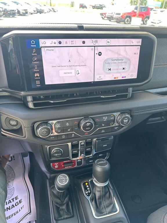 new 2025 Jeep Gladiator car, priced at $55,595