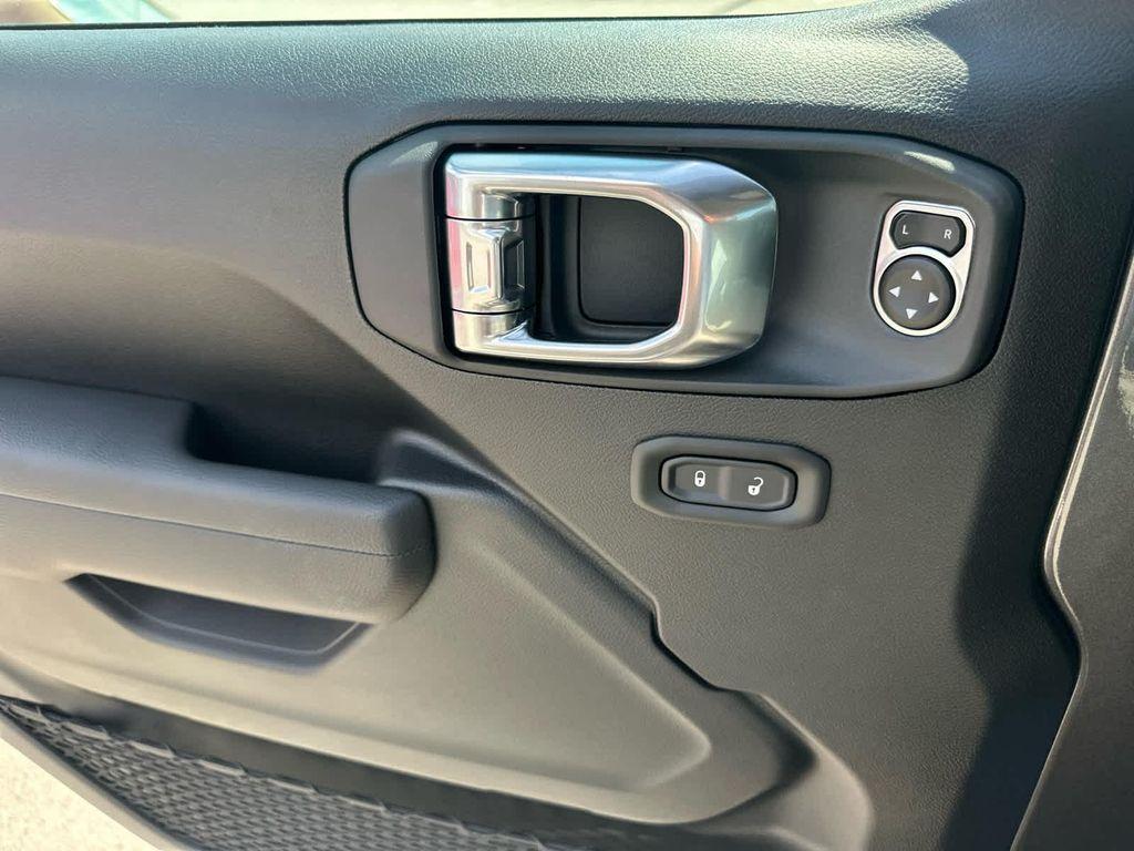new 2025 Jeep Gladiator car, priced at $55,595