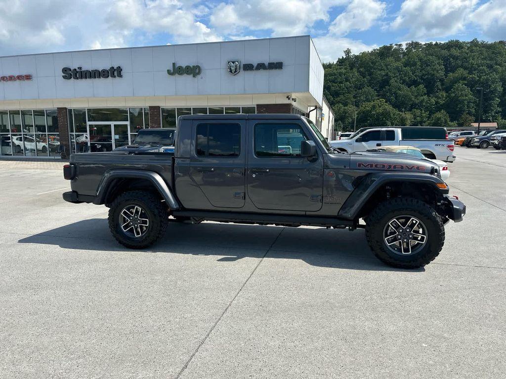 new 2025 Jeep Gladiator car, priced at $55,595