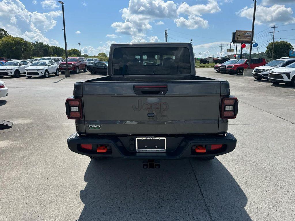 new 2025 Jeep Gladiator car, priced at $55,595
