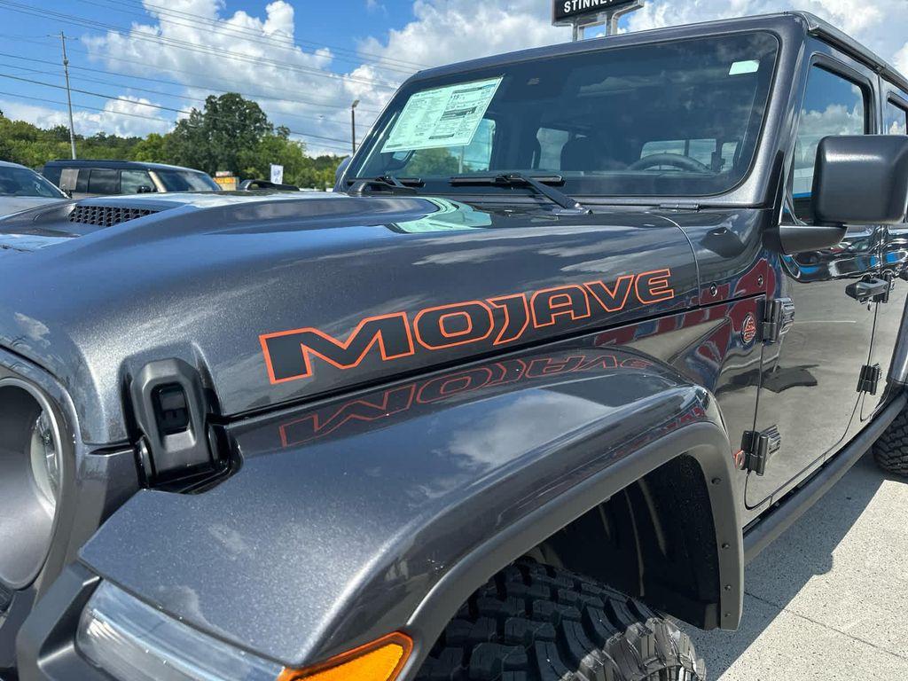 new 2025 Jeep Gladiator car, priced at $55,595
