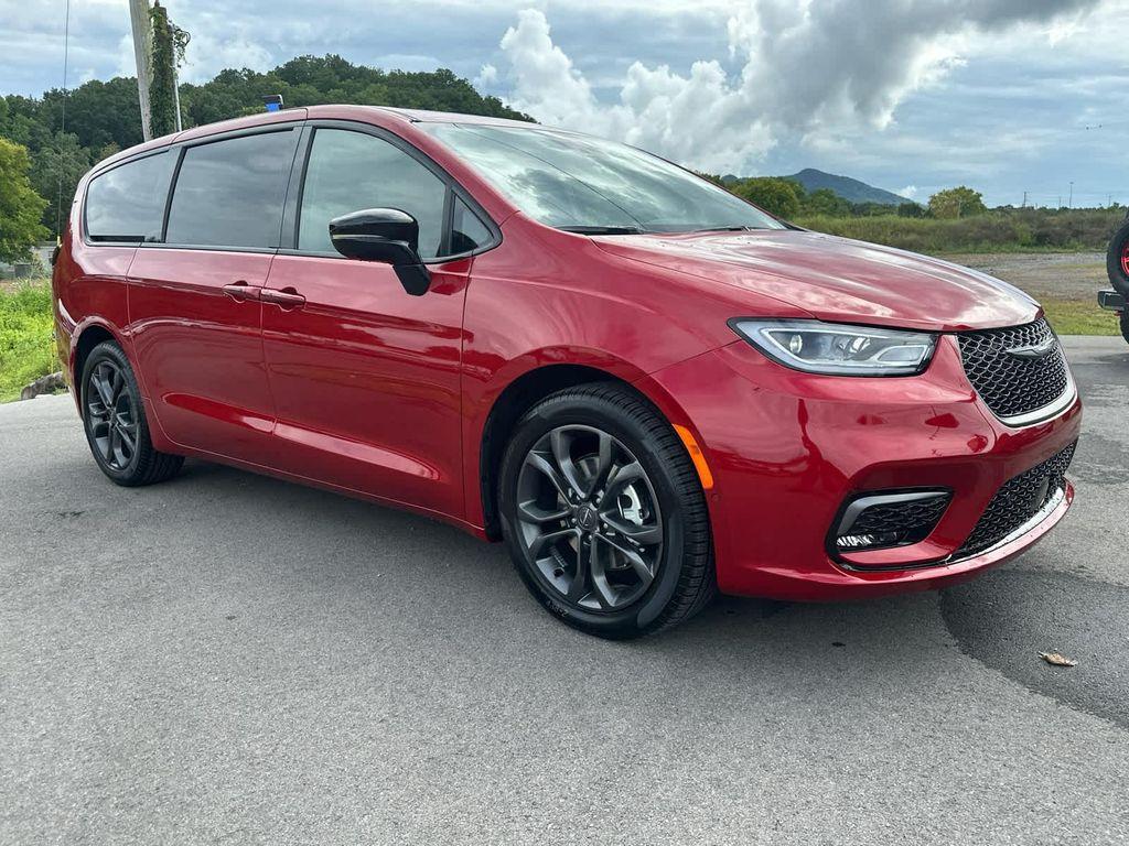 new 2026 Chrysler Pacifica car, priced at $50,995