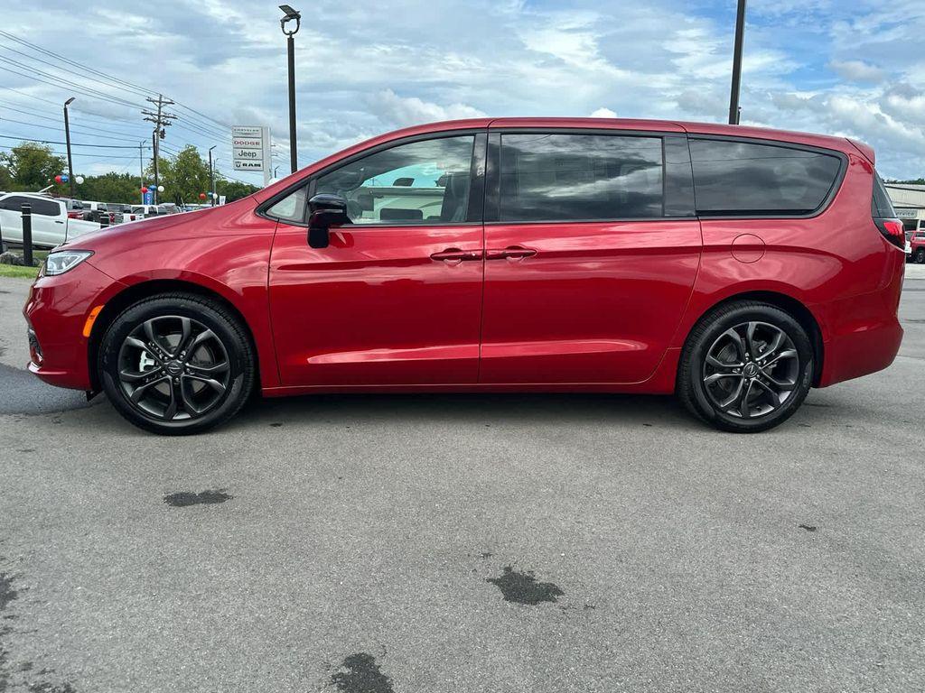 new 2026 Chrysler Pacifica car, priced at $50,995