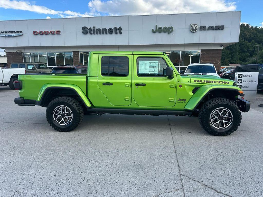 new 2025 Jeep Gladiator car, priced at $60,995