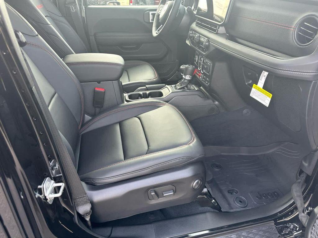 new 2025 Jeep Gladiator car, priced at $57,915
