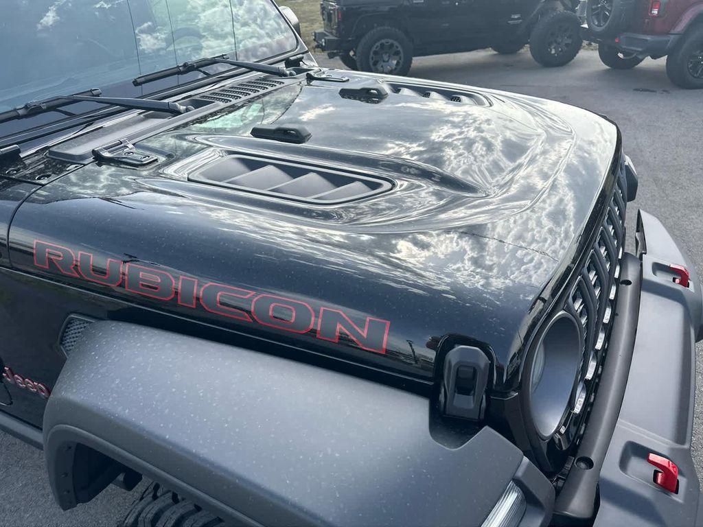new 2025 Jeep Gladiator car, priced at $57,915