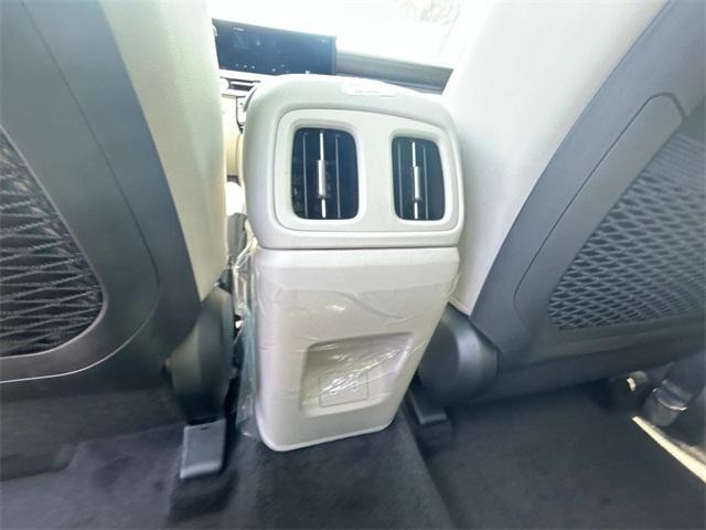new 2025 Hyundai TUCSON Hybrid car, priced at $40,416