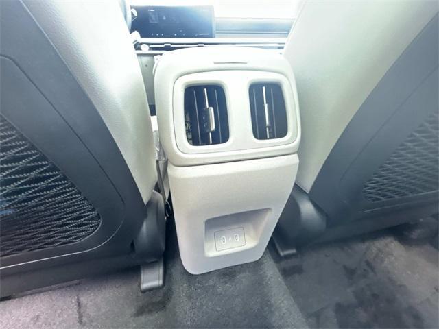 new 2025 Hyundai TUCSON Hybrid car, priced at $40,904