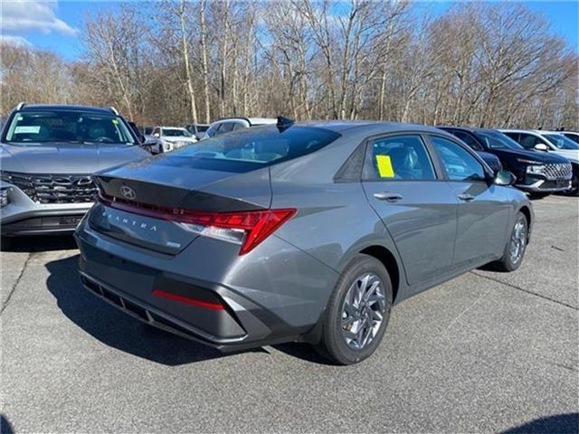 new 2024 Hyundai Elantra HEV car, priced at $25,979