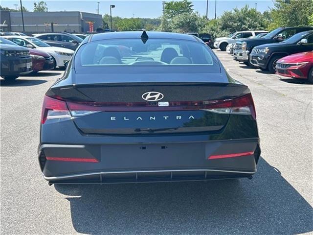 new 2025 Hyundai Elantra car, priced at $22,279