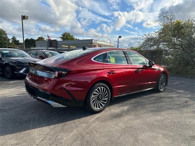 new 2025 Hyundai Sonata Hybrid car, priced at $38,361