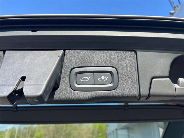 used 2023 Volvo XC60 car, priced at $31,500