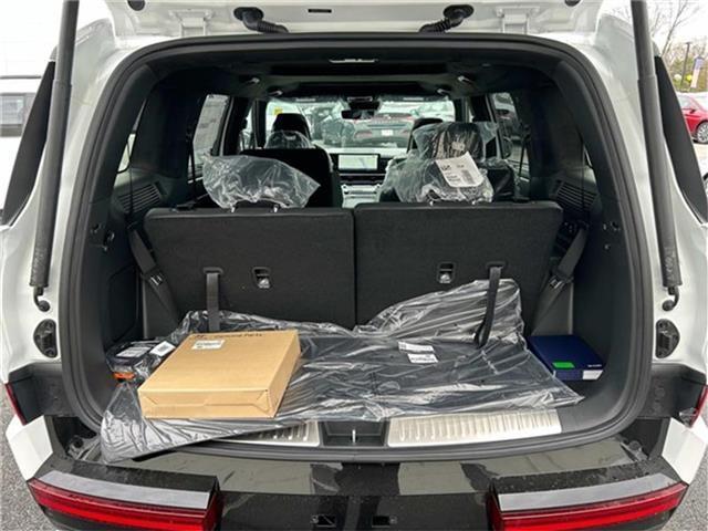 new 2025 Hyundai Santa Fe car, priced at $47,358