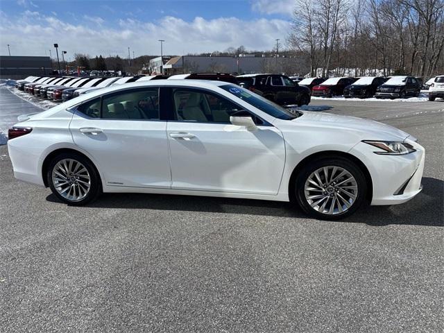 used 2022 Lexus ES 300h car, priced at $39,900