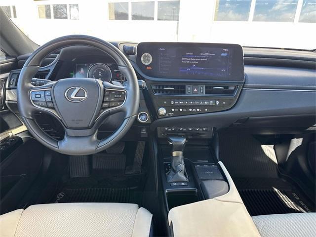 used 2022 Lexus ES 300h car, priced at $39,900