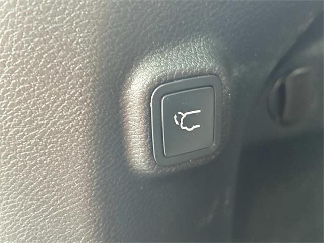 used 2020 Jeep Cherokee car, priced at $18,500