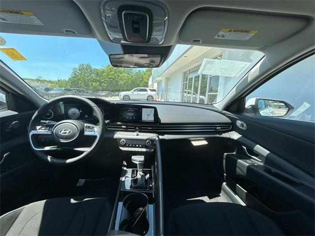 new 2025 Hyundai Elantra car, priced at $25,662