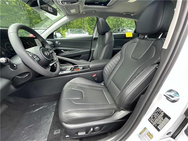 new 2025 Hyundai Elantra car, priced at $27,207