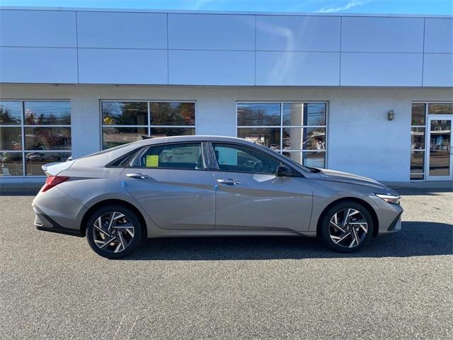 new 2025 Hyundai Elantra car, priced at $23,628