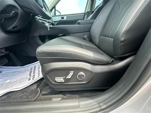 used 2025 Hyundai Santa Fe car, priced at $36,500