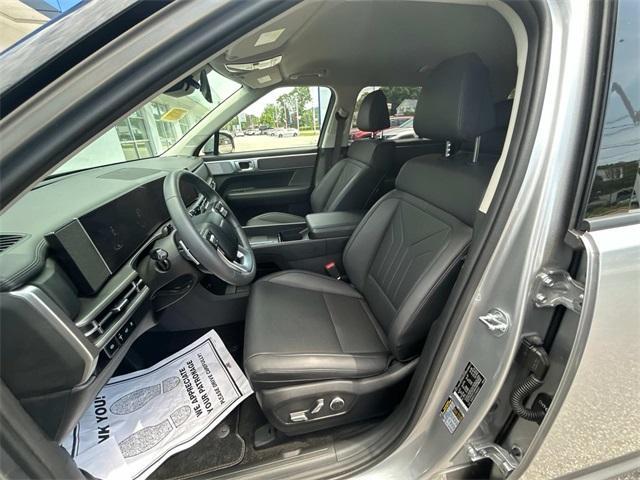 used 2025 Hyundai Santa Fe car, priced at $36,500