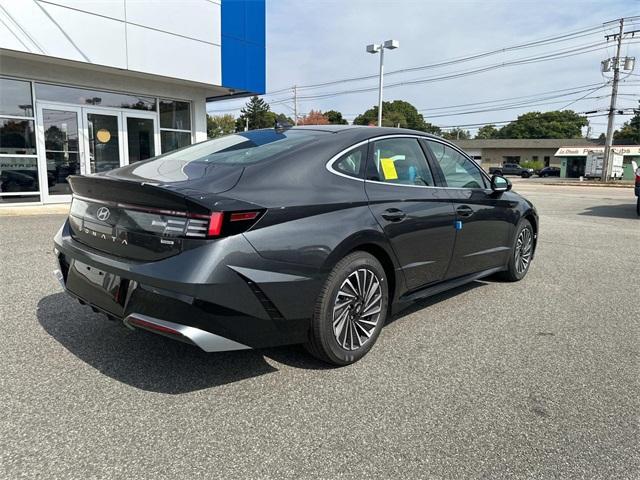 new 2025 Hyundai Sonata Hybrid car, priced at $31,617