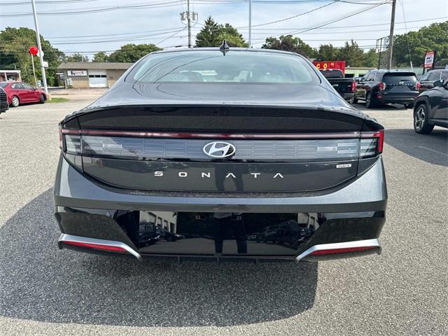 new 2025 Hyundai Sonata Hybrid car, priced at $31,617