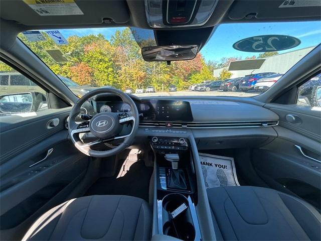 used 2025 Hyundai Elantra car