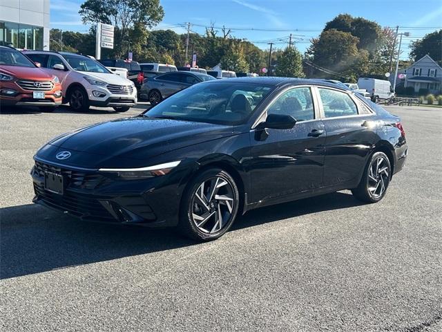 used 2025 Hyundai Elantra car