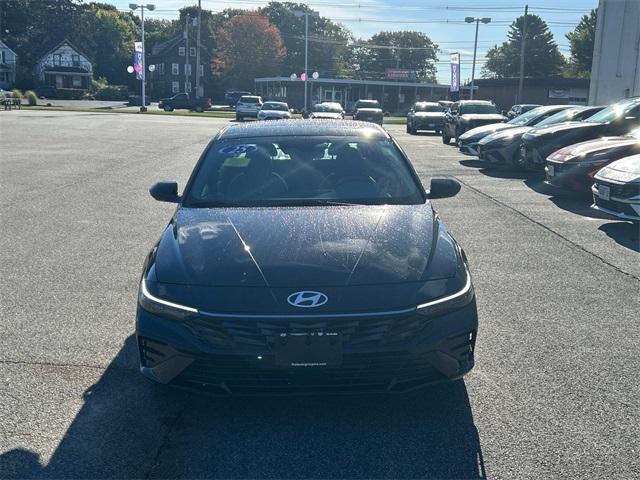 used 2025 Hyundai Elantra car