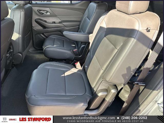 used 2023 Chevrolet Traverse car, priced at $32,099