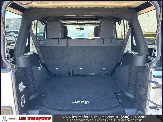 used 2015 Jeep Wrangler Unlimited car, priced at $18,295