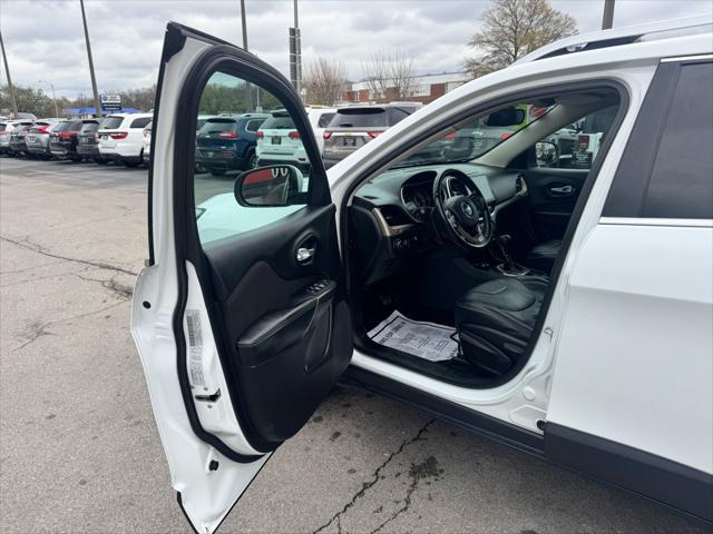 used 2015 Jeep Cherokee car, priced at $8,980