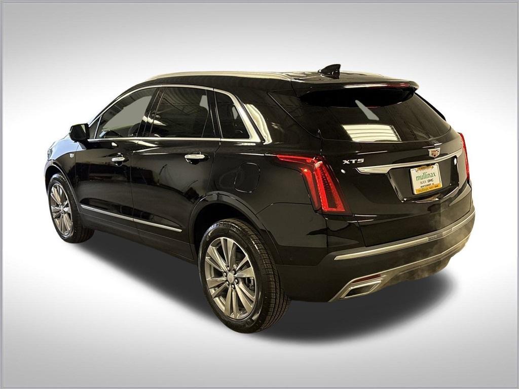 new 2025 Cadillac XT5 car, priced at $58,225