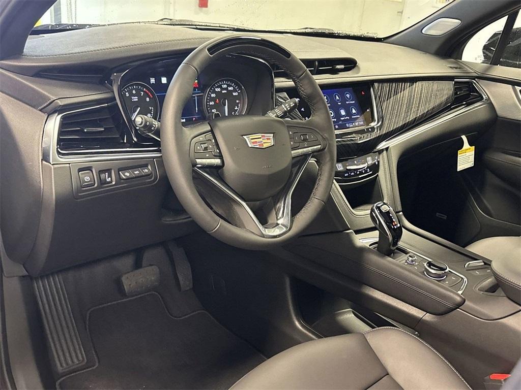 new 2025 Cadillac XT6 car, priced at $66,380