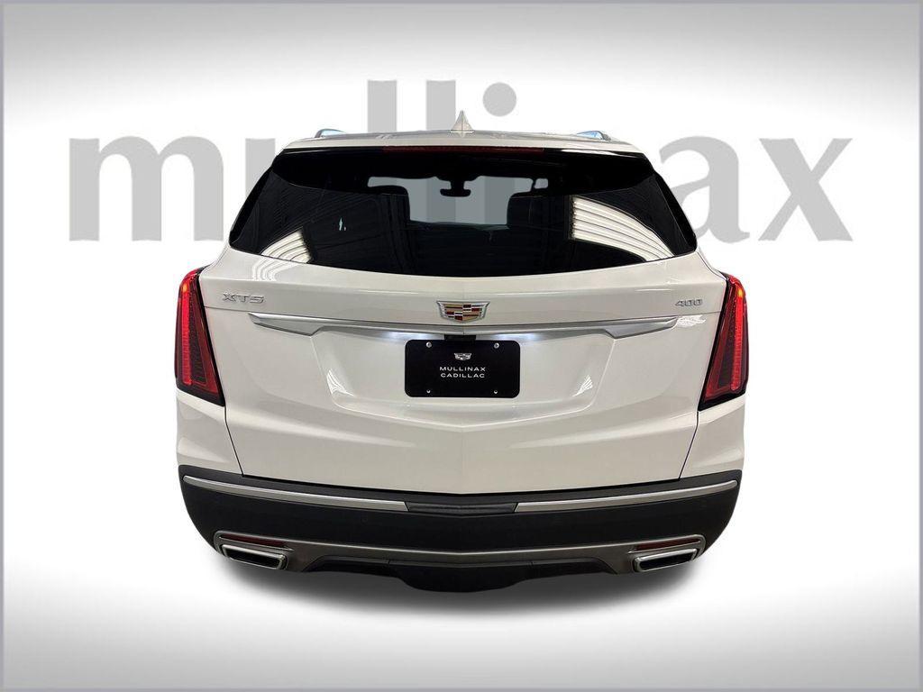 new 2025 Cadillac XT5 car, priced at $58,825