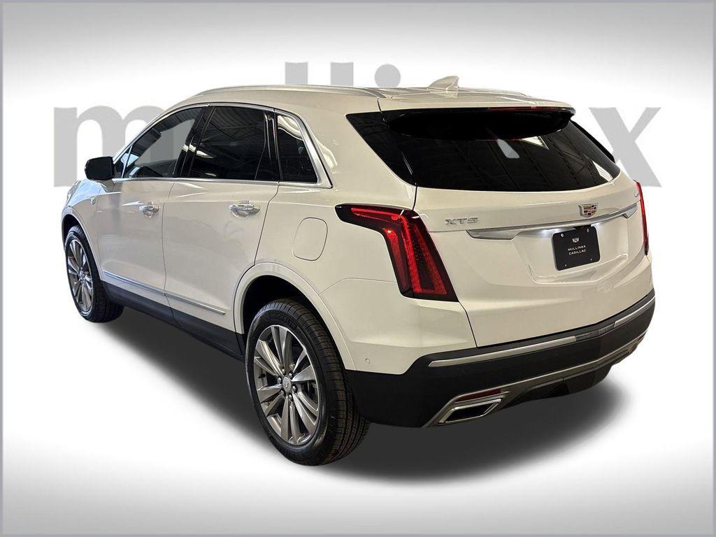new 2025 Cadillac XT5 car, priced at $58,825