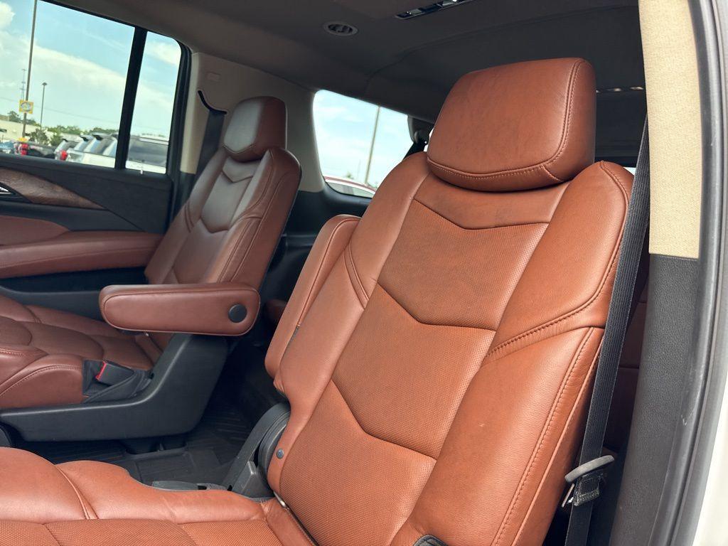 used 2019 Cadillac Escalade ESV car, priced at $31,750