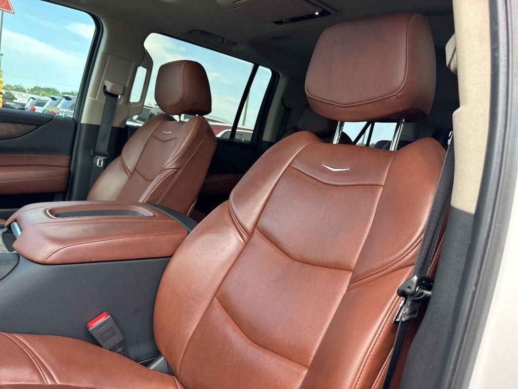 used 2019 Cadillac Escalade ESV car, priced at $31,750