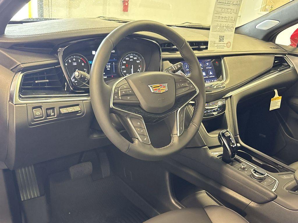 new 2025 Cadillac XT5 car, priced at $58,555
