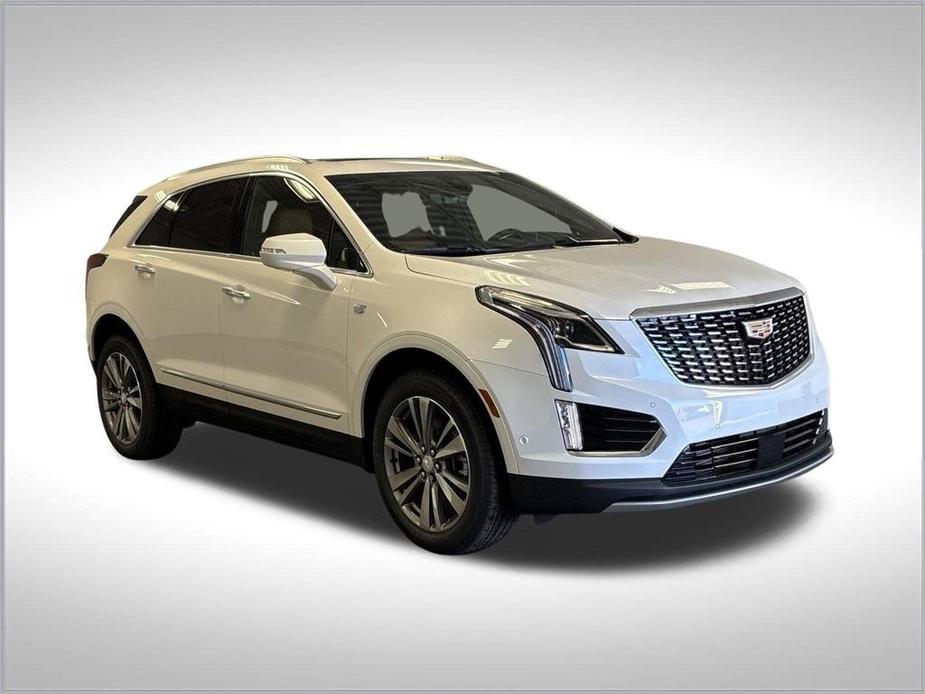 new 2025 Cadillac XT5 car, priced at $57,380