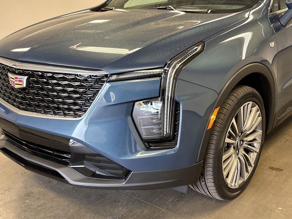 new 2025 Cadillac XT4 car, priced at $47,440