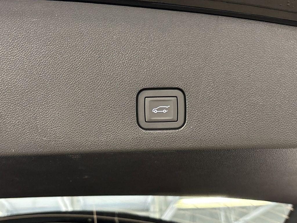 new 2025 Cadillac XT6 car, priced at $48,230
