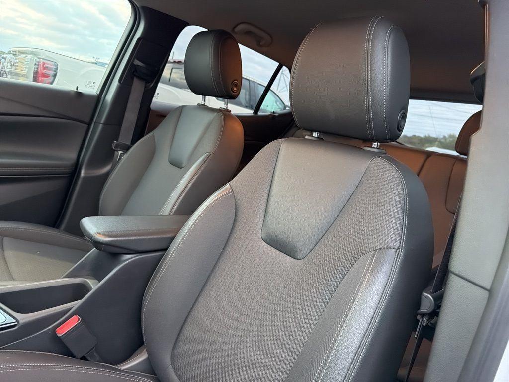 used 2025 Buick Encore GX car, priced at $21,250